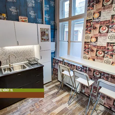 Little Americas Oktogon *