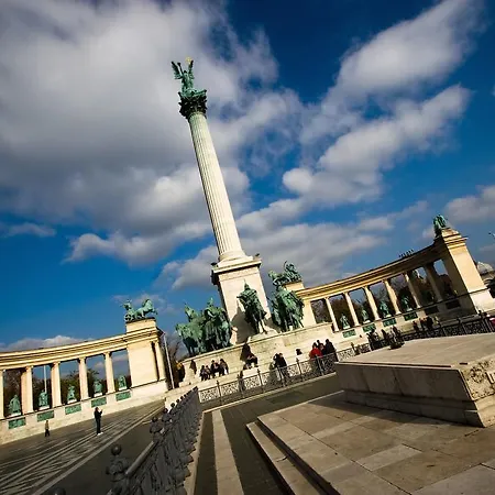 Little Americas Oktogon *